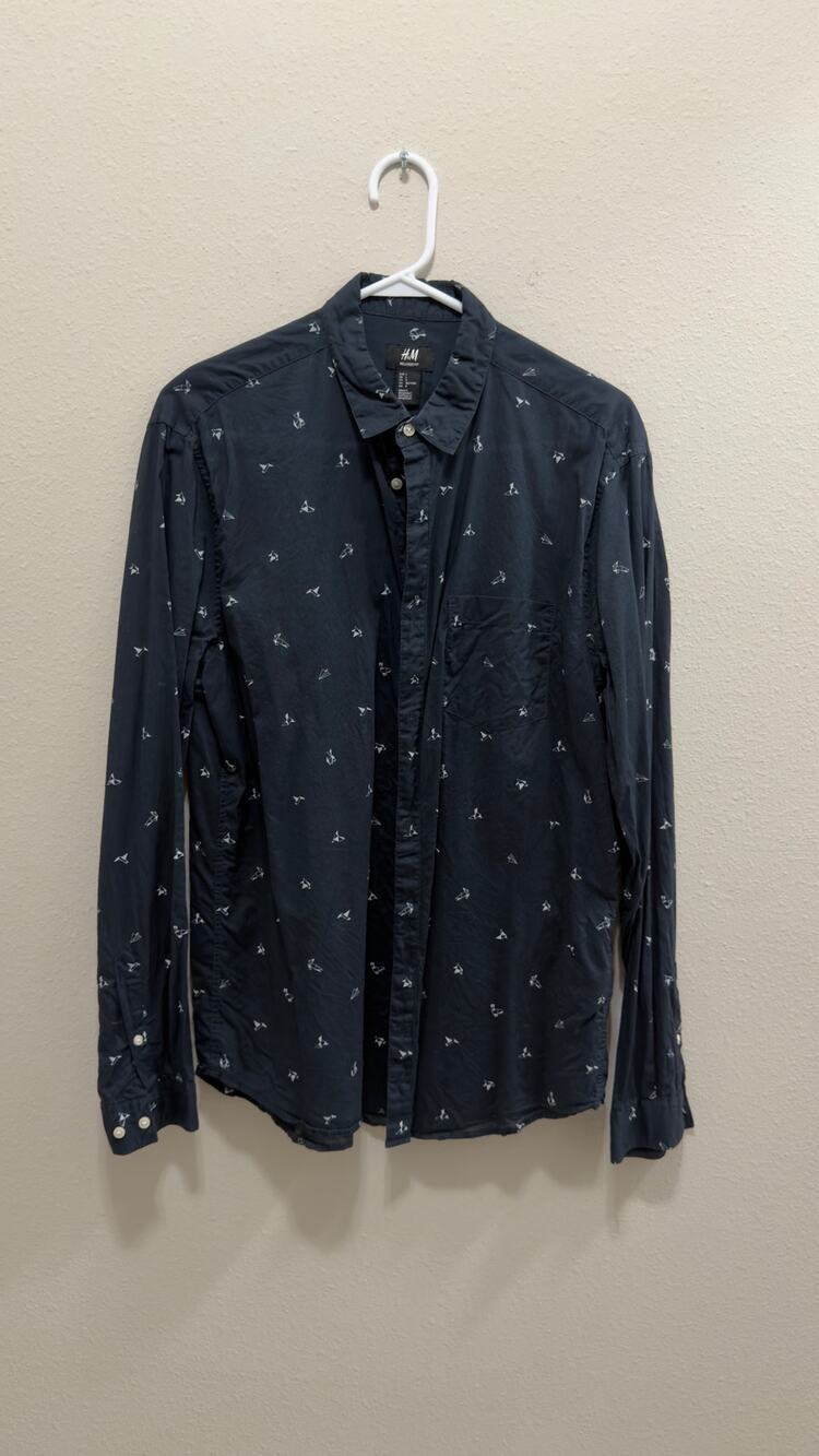 H&M Men's Origami Geometric Print Long Sleeve Button Down Shirt Navy Blue Large